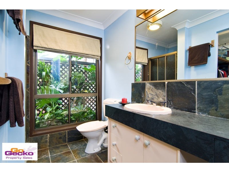 14 Leonarda Drive, Arana Hills QLD 4054