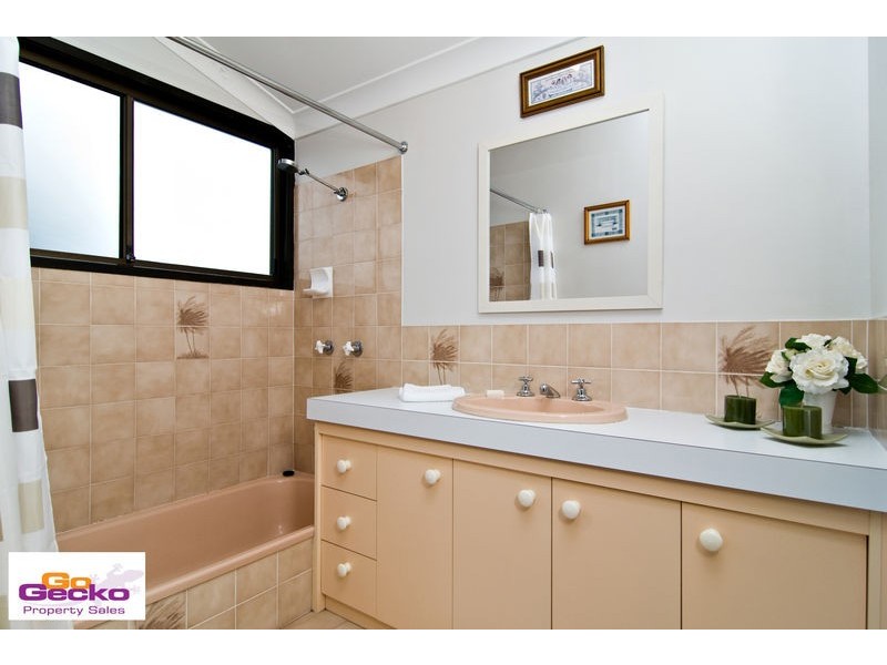 14 Leonarda Drive, Arana Hills QLD 4054