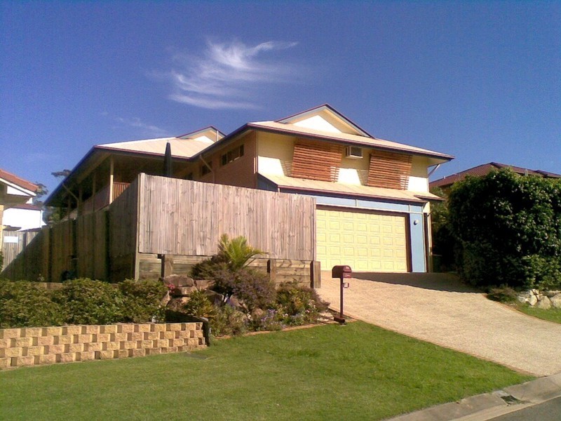 60 Reginald Avenue, Arana Hills QLD 4054