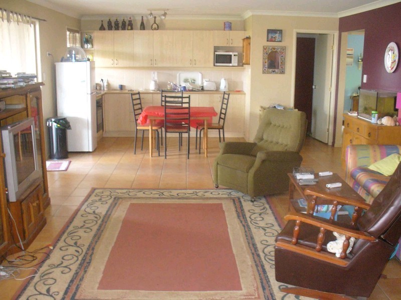 60 Reginald Avenue, Arana Hills QLD 4054