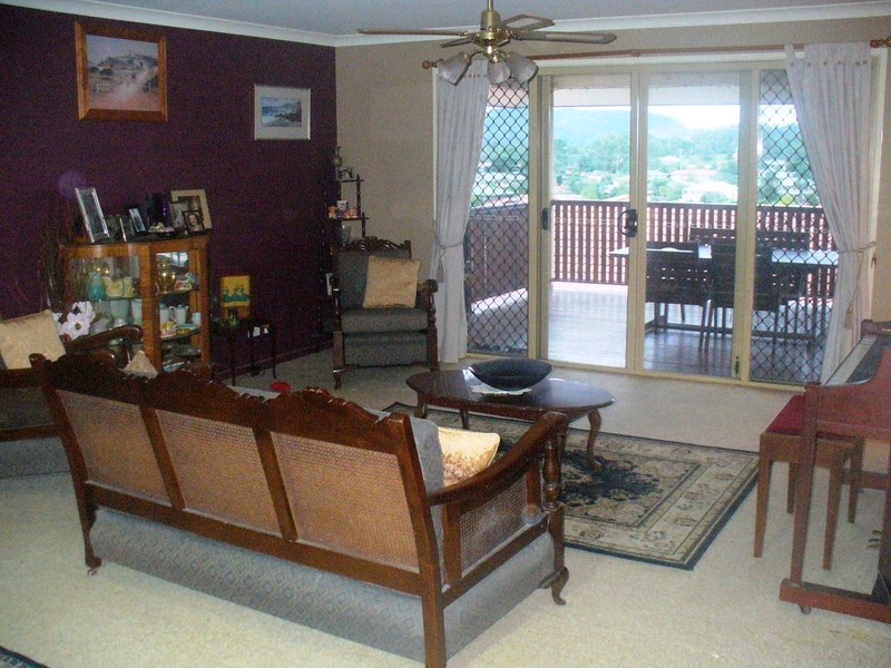 60 Reginald Avenue, Arana Hills QLD 4054