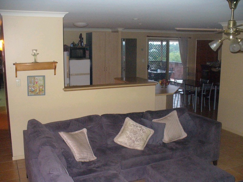 60 Reginald Avenue, Arana Hills QLD 4054