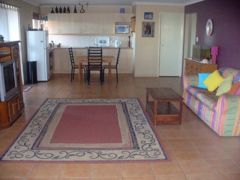 60 Reginald Avenue, Arana Hills QLD 4054