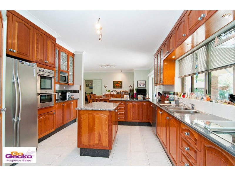 8 Lazenby Street, Mcdowall QLD 4053