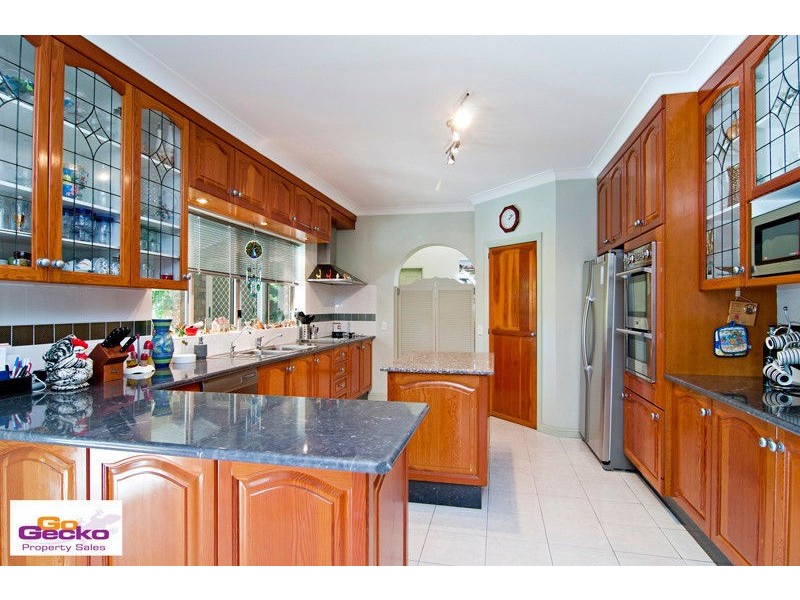 8 Lazenby Street, Mcdowall QLD 4053