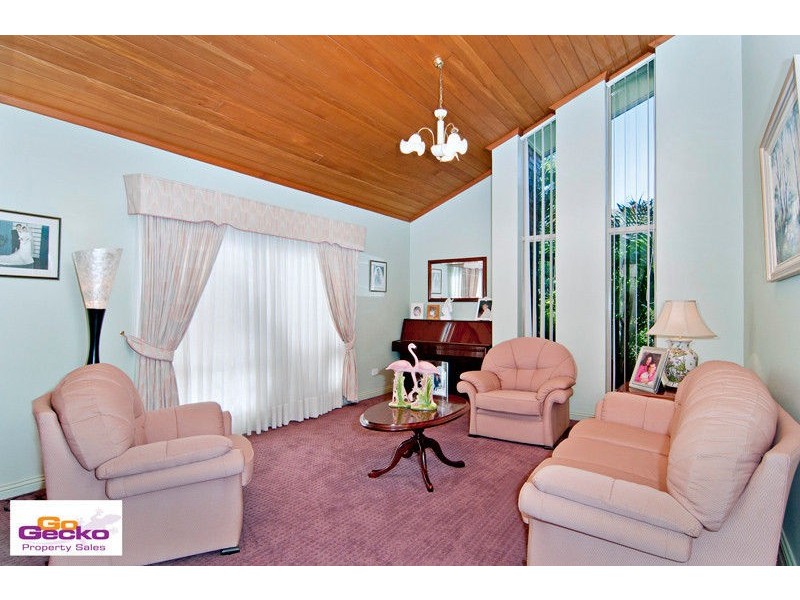 8 Lazenby Street, Mcdowall QLD 4053