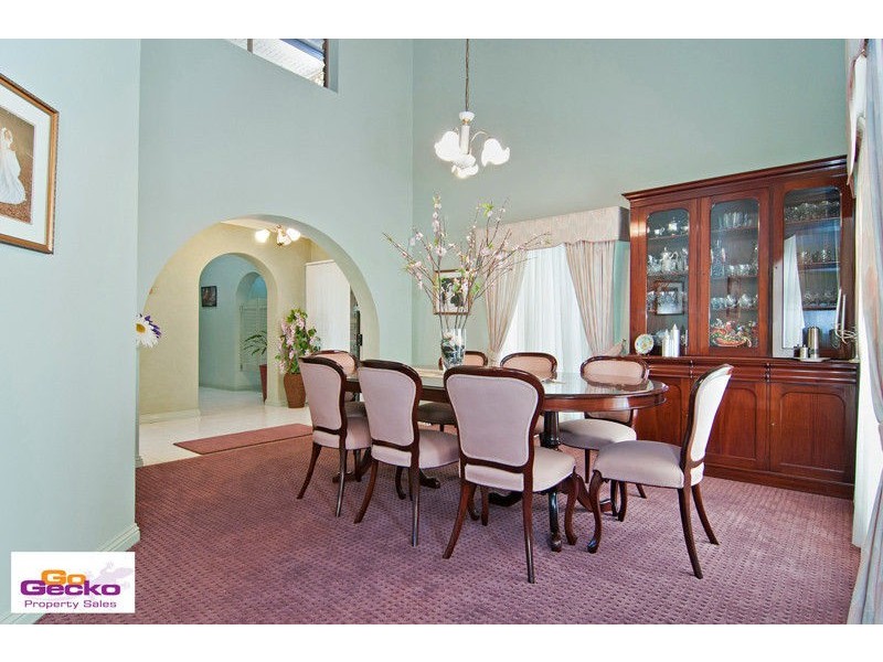 8 Lazenby Street, Mcdowall QLD 4053