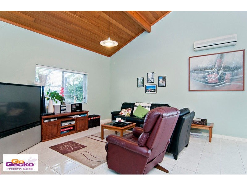 8 Lazenby Street, Mcdowall QLD 4053