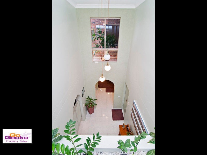 8 Lazenby Street, Mcdowall QLD 4053