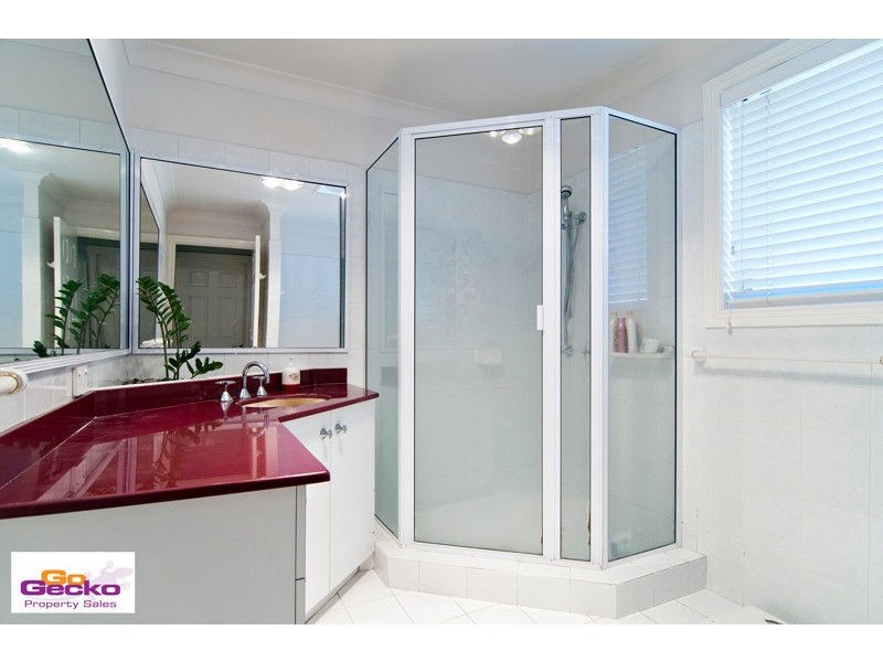 8 Lazenby Street, Mcdowall QLD 4053