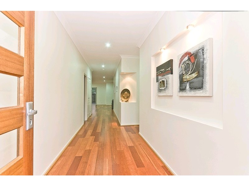 8 Shearers Close, Ferny Hills QLD 4055