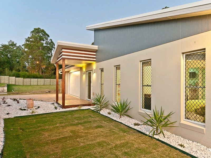 8 Shearers Close, Ferny Hills QLD 4055