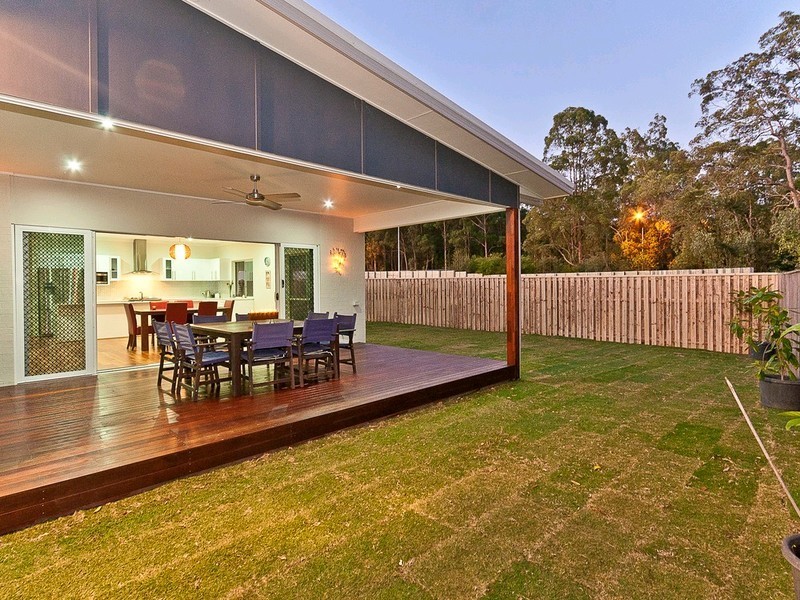 8 Shearers Close, Ferny Hills QLD 4055