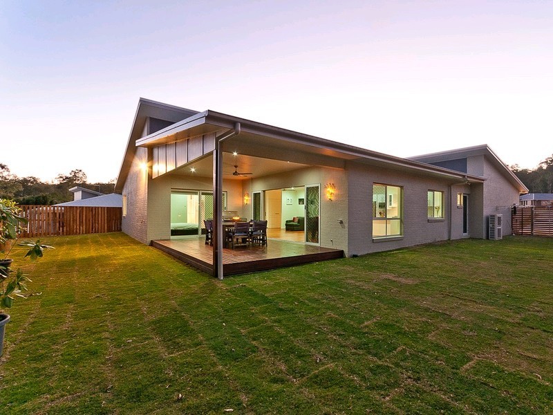 8 Shearers Close, Ferny Hills QLD 4055