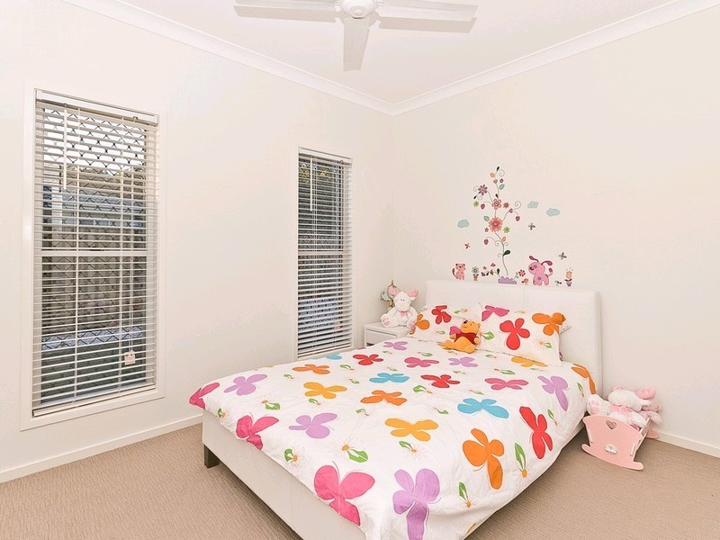 8 Shearers Close, Ferny Hills QLD 4055