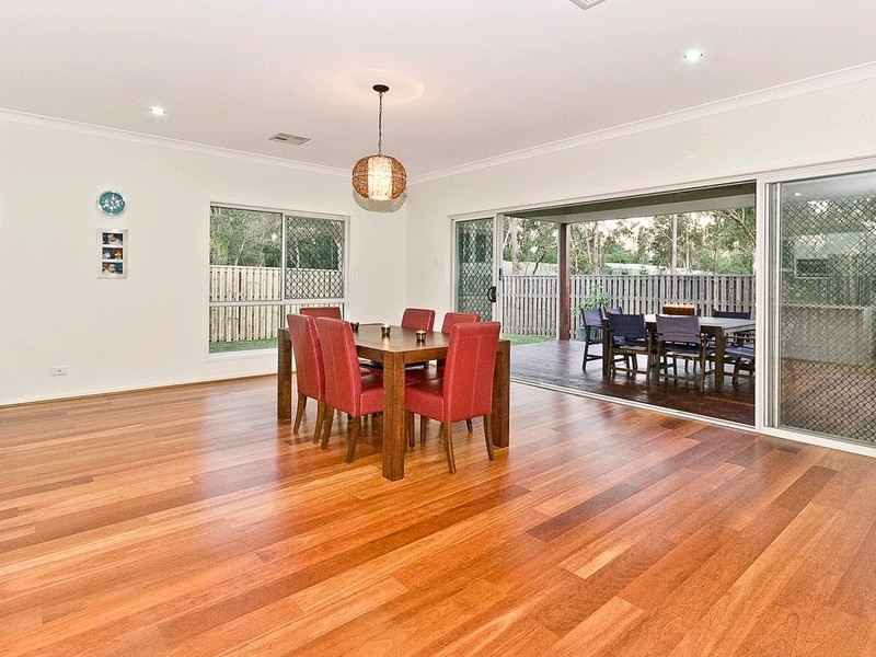 8 Shearers Close, Ferny Hills QLD 4055