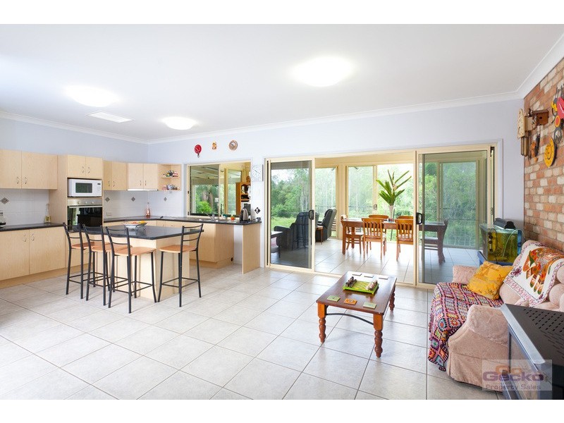 24 Trentham Place, Samford Village QLD 4520
