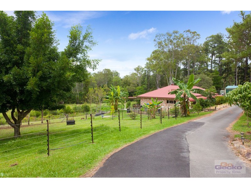 24 Trentham Place, Samford Village QLD 4520