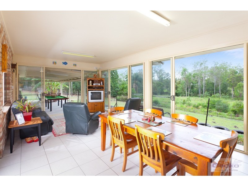 24 Trentham Place, Samford Village QLD 4520