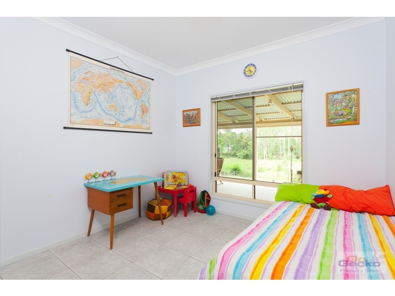 24 Trentham Place, Samford Village QLD 4520