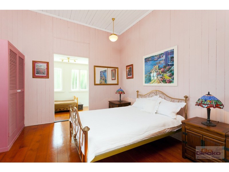 49 McLean Parade, Ashgrove QLD 4060