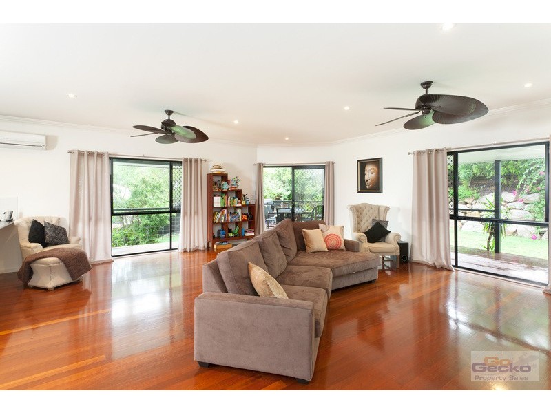 1 Woodlea Court, Ferny Hills QLD 4055