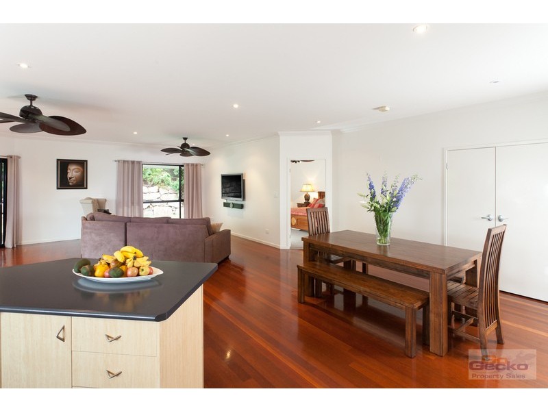 1 Woodlea Court, Ferny Hills QLD 4055