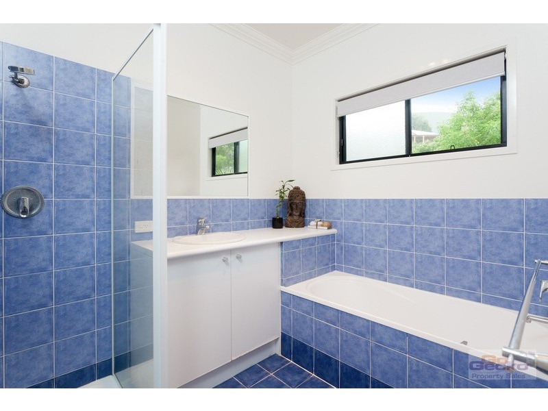 1 Woodlea Court, Ferny Hills QLD 4055