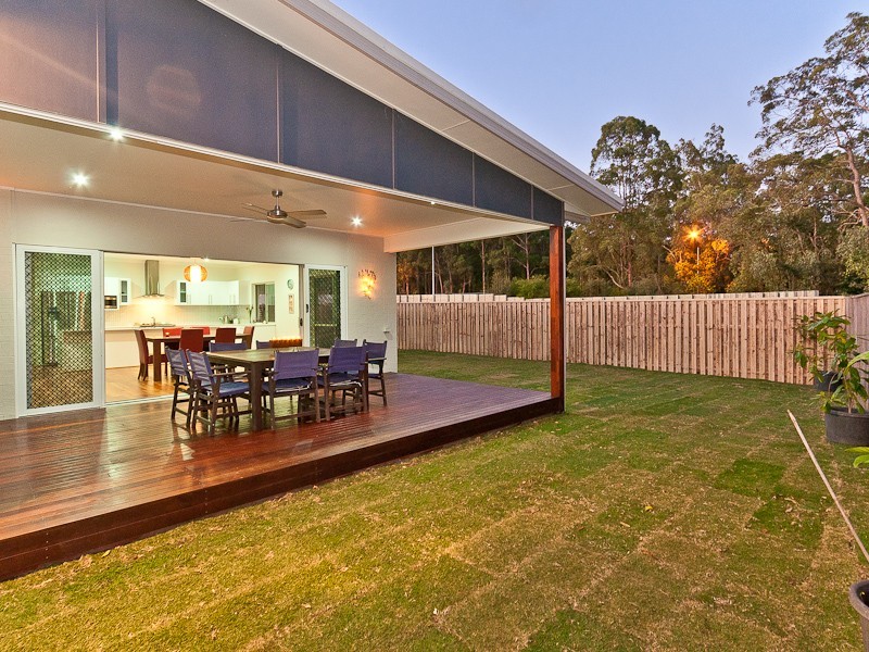 8 Shearers Close, Ferny Hills QLD 4055