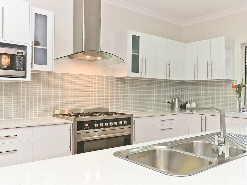 8 Shearers Close, Ferny Hills QLD 4055
