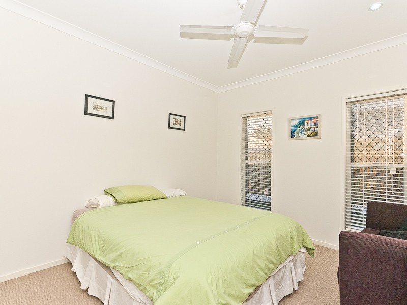 8 Shearers Close, Ferny Hills QLD 4055