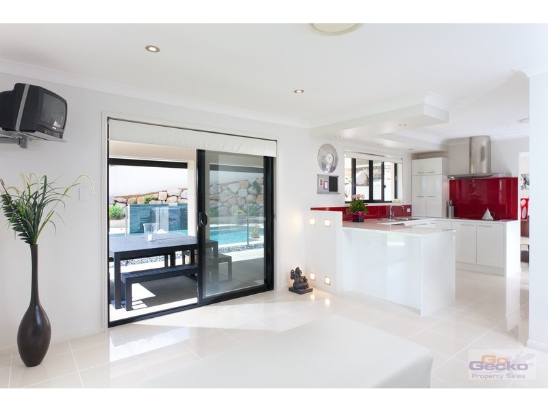 5 Quandong Crescent, Arana Hills QLD 4054