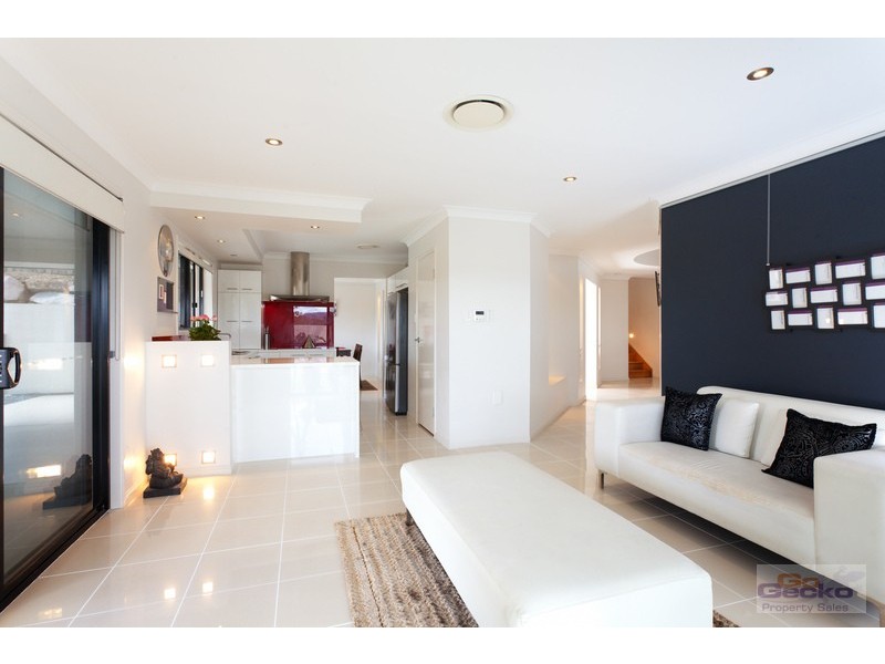 5 Quandong Crescent, Arana Hills QLD 4054