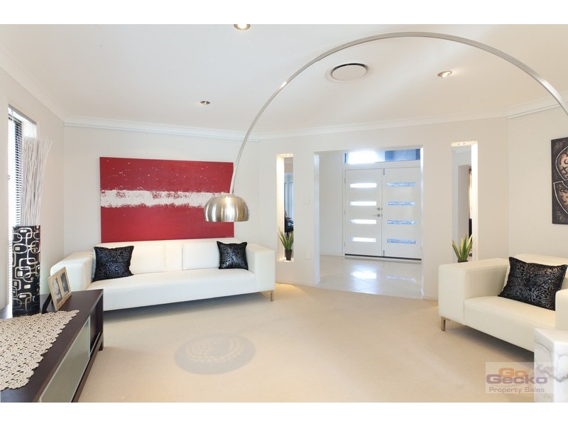 5 Quandong Crescent, Arana Hills QLD 4054