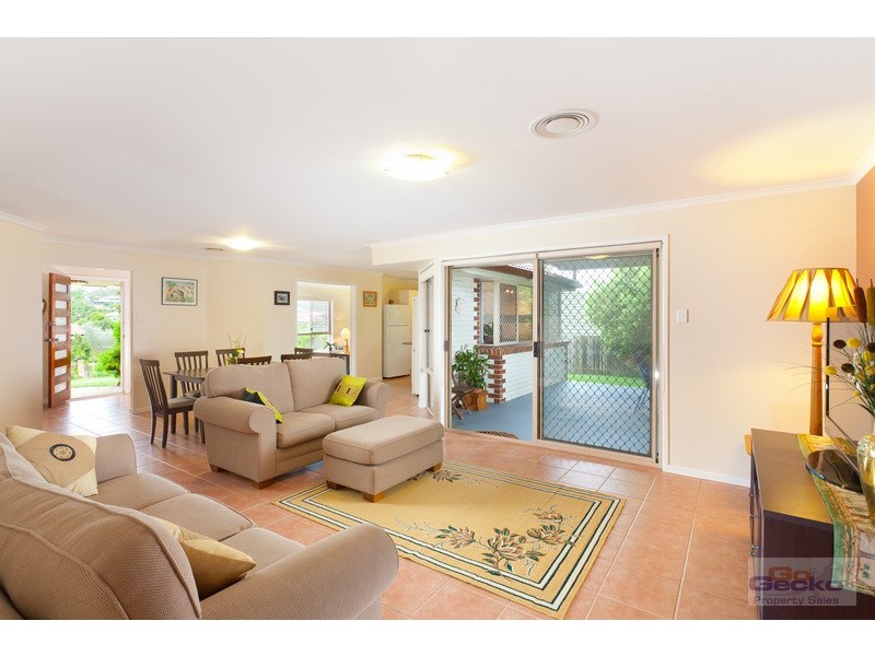 9 Delvin Court, Arana Hills QLD 4054