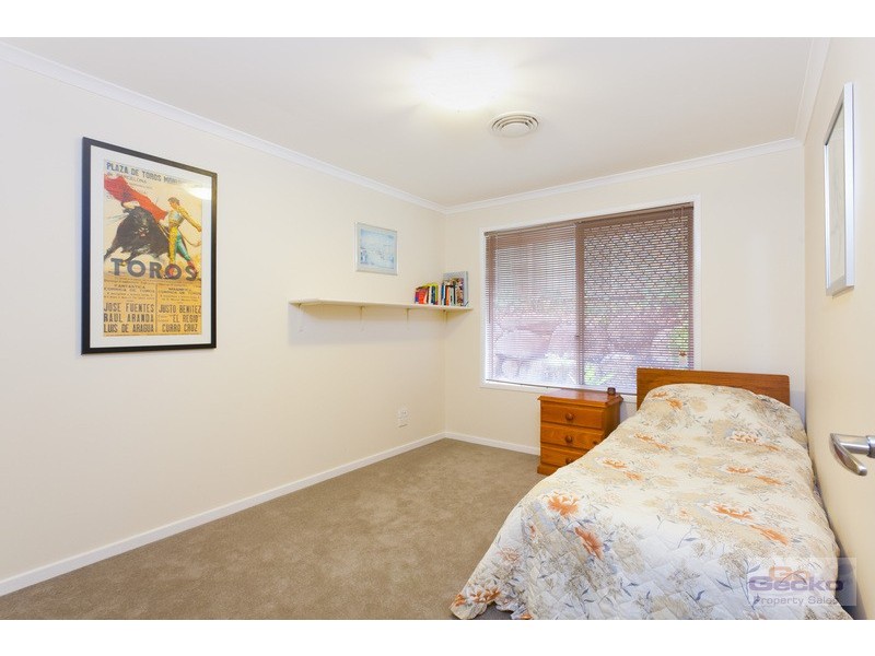 9 Delvin Court, Arana Hills QLD 4054