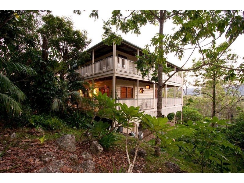 4 Springfield Court, Wights Mountain QLD 4520