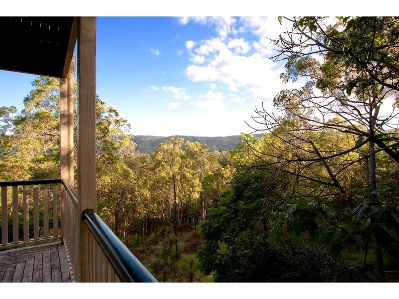 4 Springfield Court, Wights Mountain QLD 4520