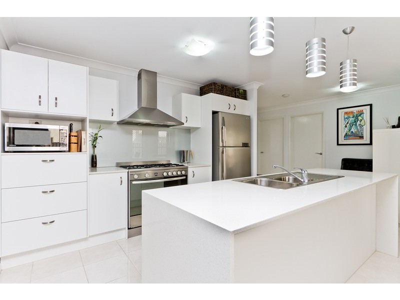 24 Woolshed Street, Ferny Hills QLD 4055