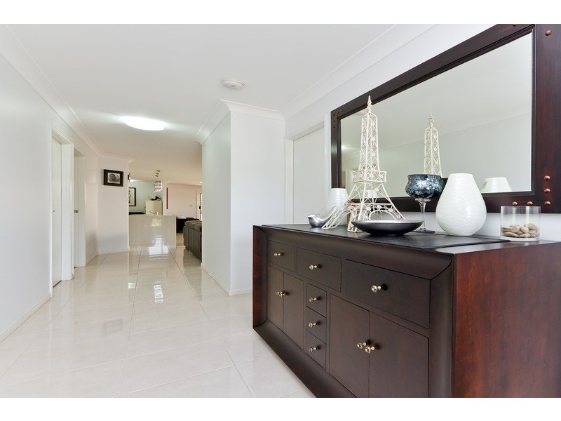 24 Woolshed Street, Ferny Hills QLD 4055