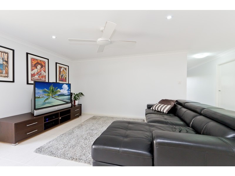 24 Woolshed Street, Ferny Hills QLD 4055