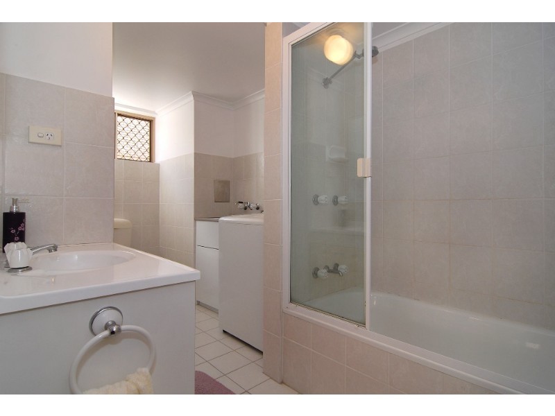 2/24 Terrace Street, Newmarket QLD 4051