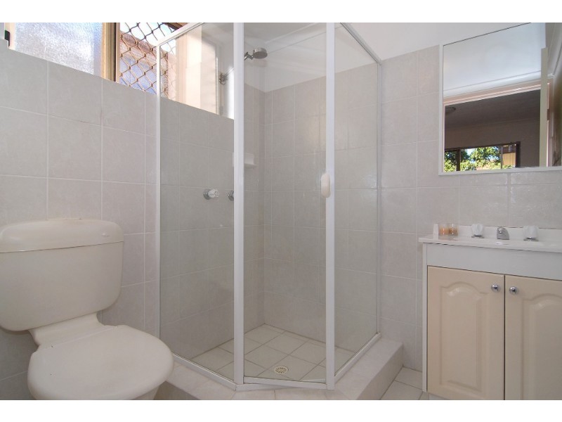 2/24 Terrace Street, Newmarket QLD 4051