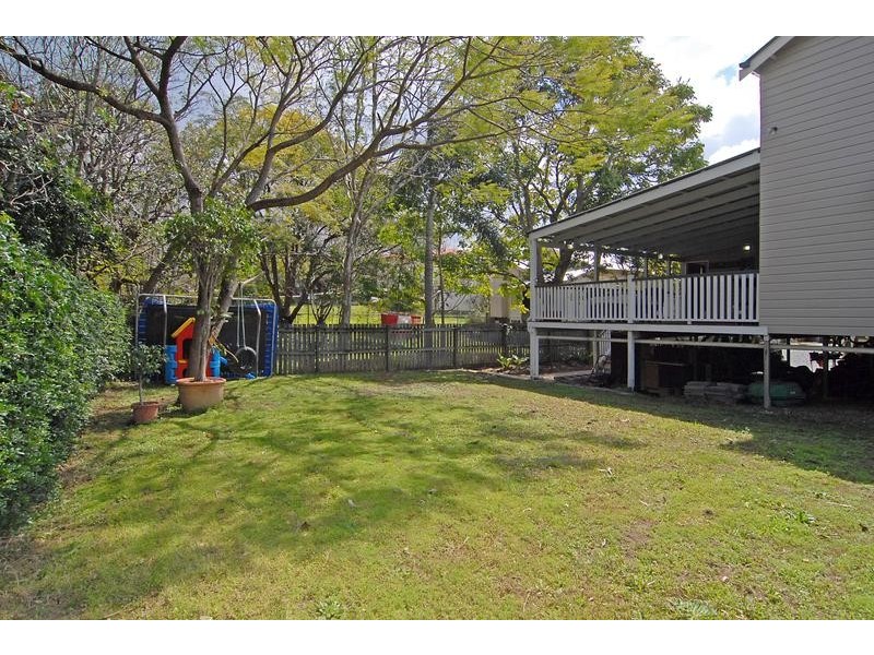 27 Thorrold Street, Wooloowin QLD 4030