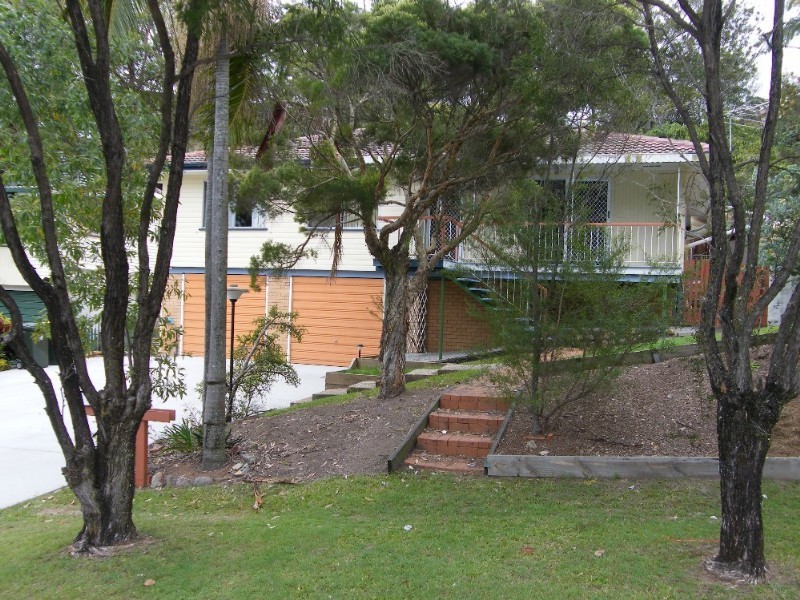 3 Halton Street, Stafford Heights QLD 4053