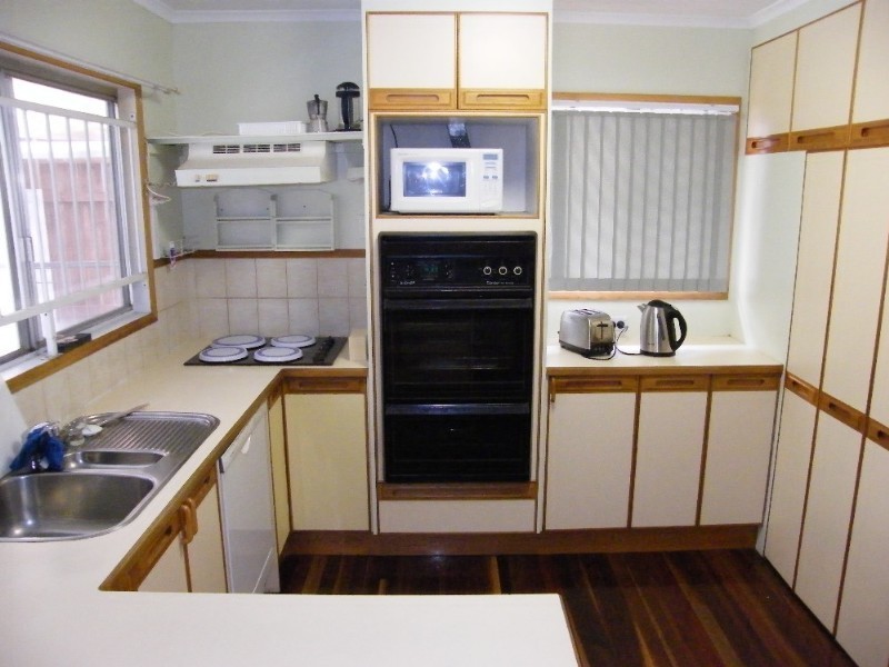 3 Halton Street, Stafford Heights QLD 4053