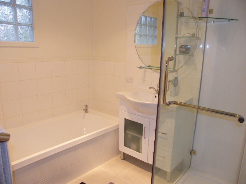 3 Halton Street, Stafford Heights QLD 4053