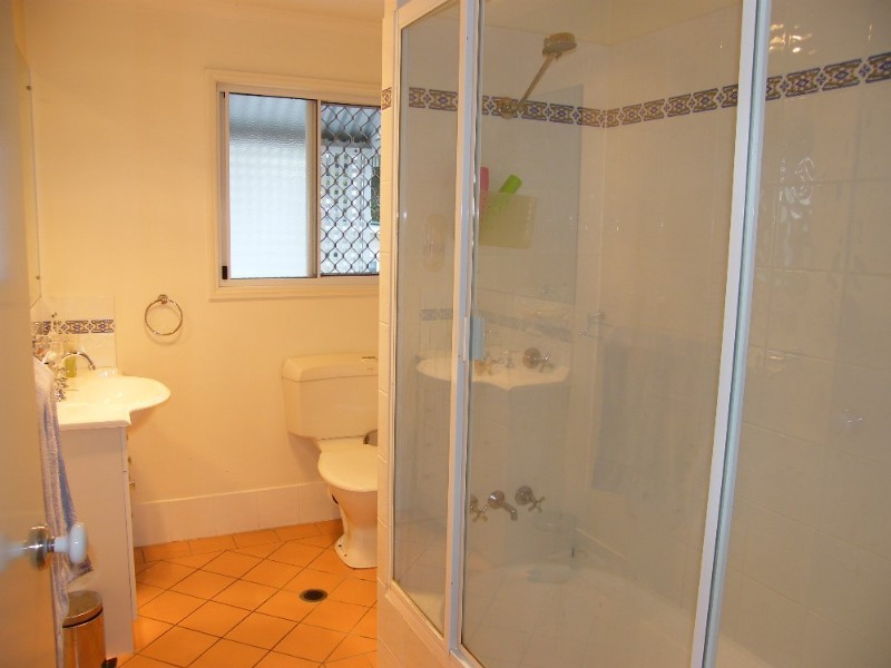 6 Brook Street, Wooloowin QLD 4030