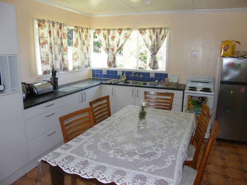 11 Landscape Street, Stafford Heights QLD 4053