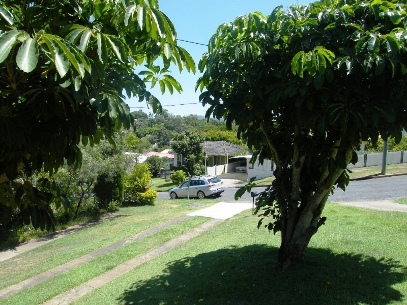 11 Landscape Street, Stafford Heights QLD 4053